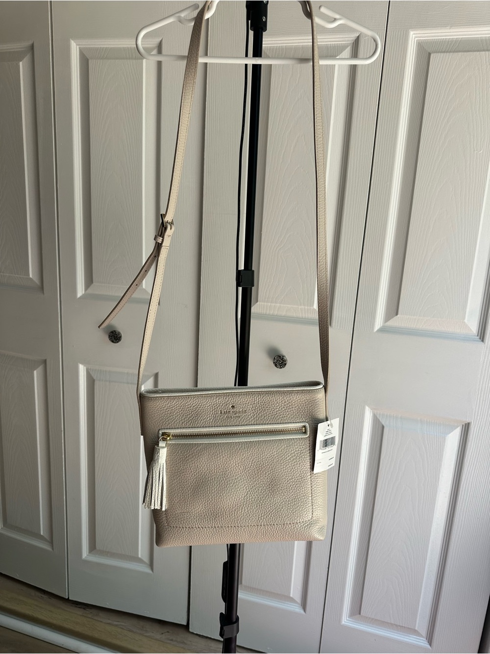 New with Tags Kate Spade Leather Crossbody Bag in Light Beige